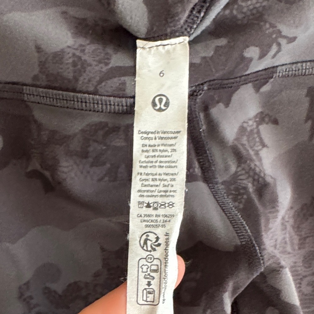 Lululemon Athletica Black and Gray patterned Leggings - Picture 4 of 4